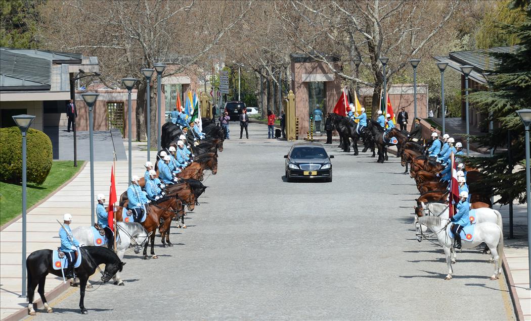 Kara Harp Okulu Atlı Birliği Süvarileri Çankaya Köşkü'nde Resmi Karşılama Töreni'ne Katıldı
