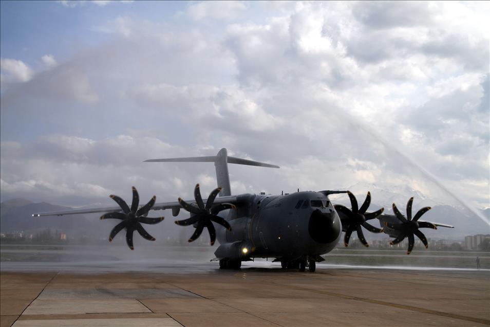 Geleceğin nakliye uçağı A400M Türkiye'de