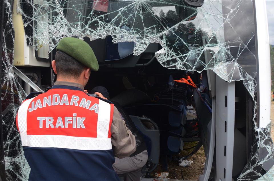 Isparta-Antalya karayolunda kaza