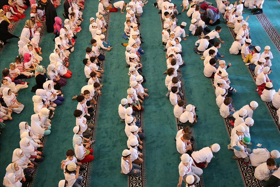"Benim namazım şenliği"
