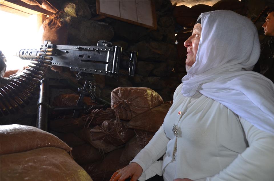 Oğlunun şehit edildiği mevzide barış mesajı verdi