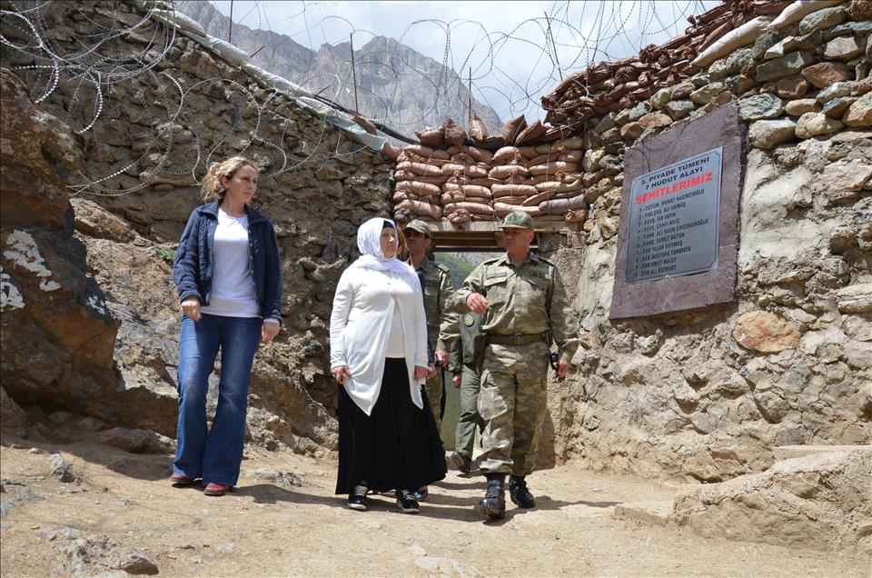 Oğlunun şehit edildiği mevzide barış mesajı verdi
