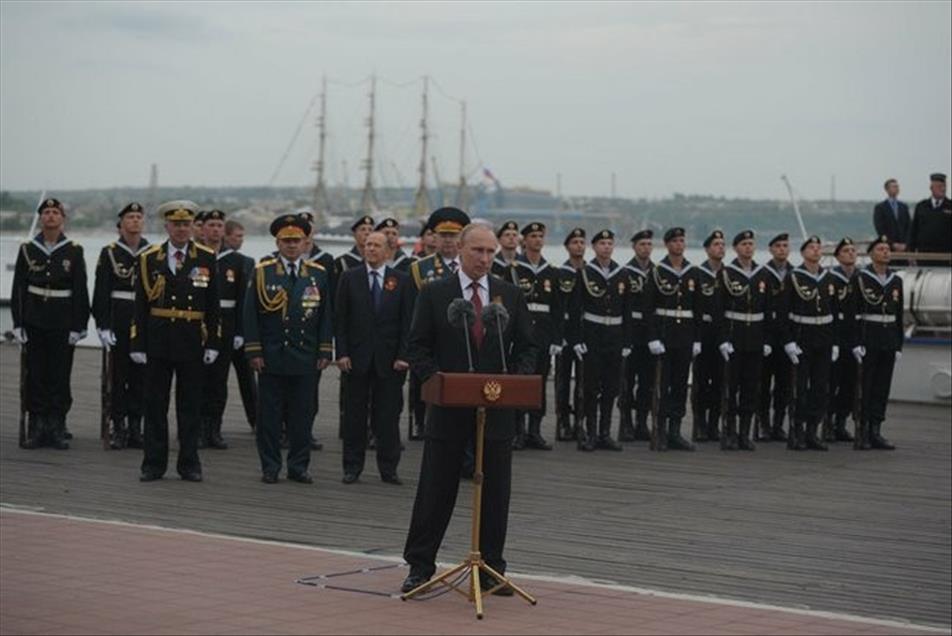 Putin Kırım'ı ziyaret etti