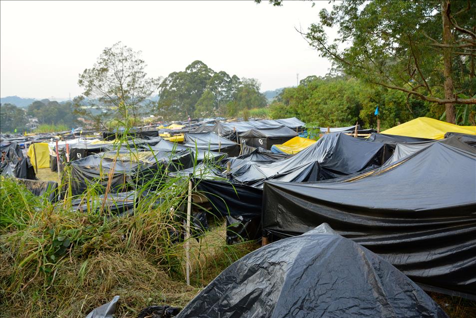 Families living in the shadow of Brazil's World Cup
