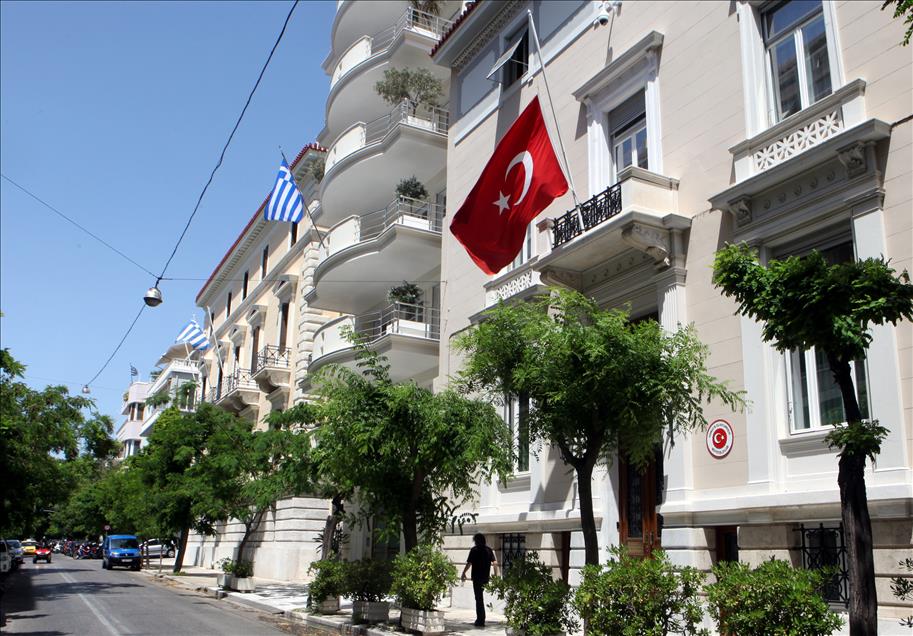 Türkiye Atina Büyükelçiliğinde bayraklar yarıya indirildi