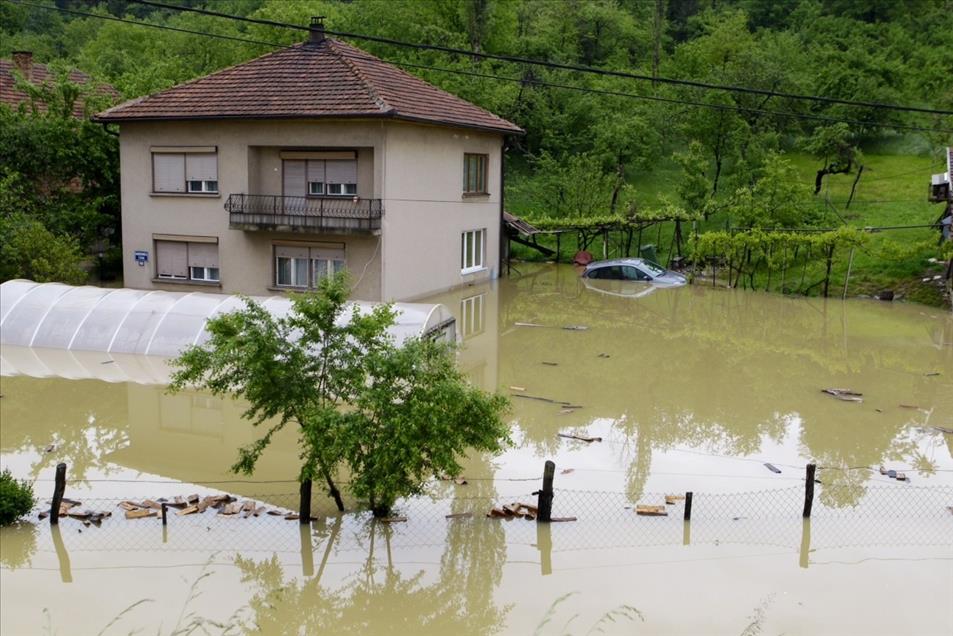 Bosna Hersek'te ve Sırbistan'da seller