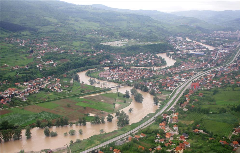 Bosna Hersek ve Sırbistan sele teslim