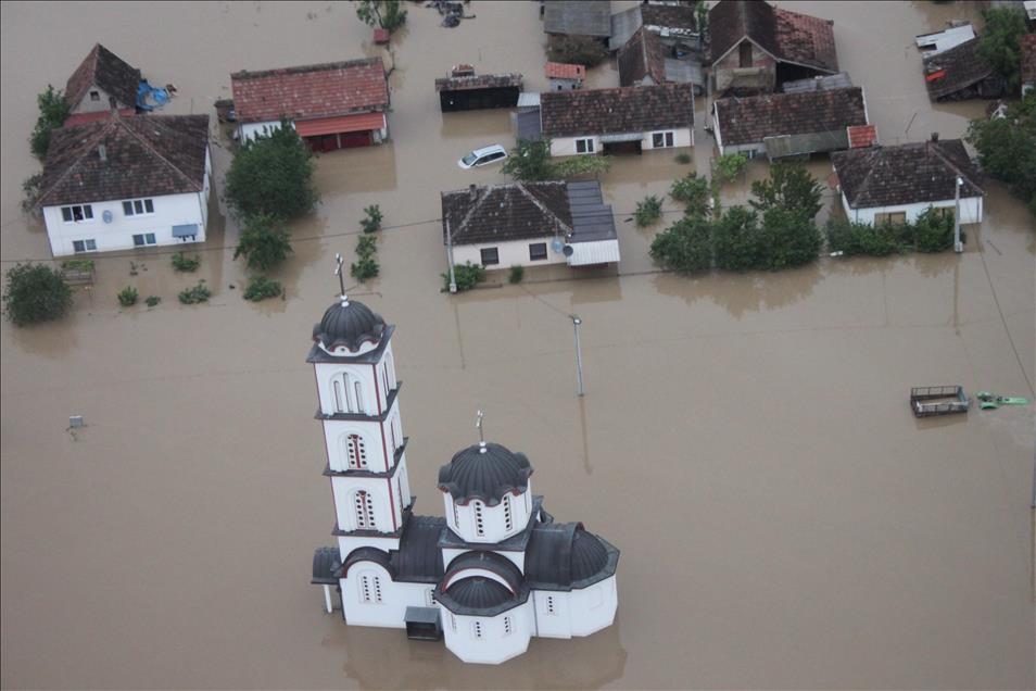 Bosna Hersek ve Sırbistan sele teslim