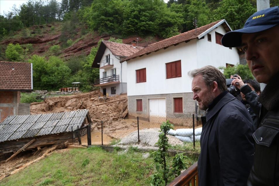 Bosna Hersek ve Sırbistan'daki sellerin bilançosu artıyor