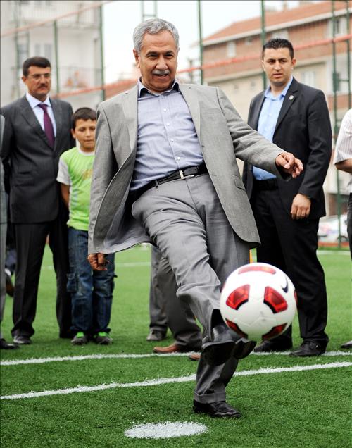 DEVLET BAKANI VE BASBAKAN YARDIMCISI BULENT ARINC