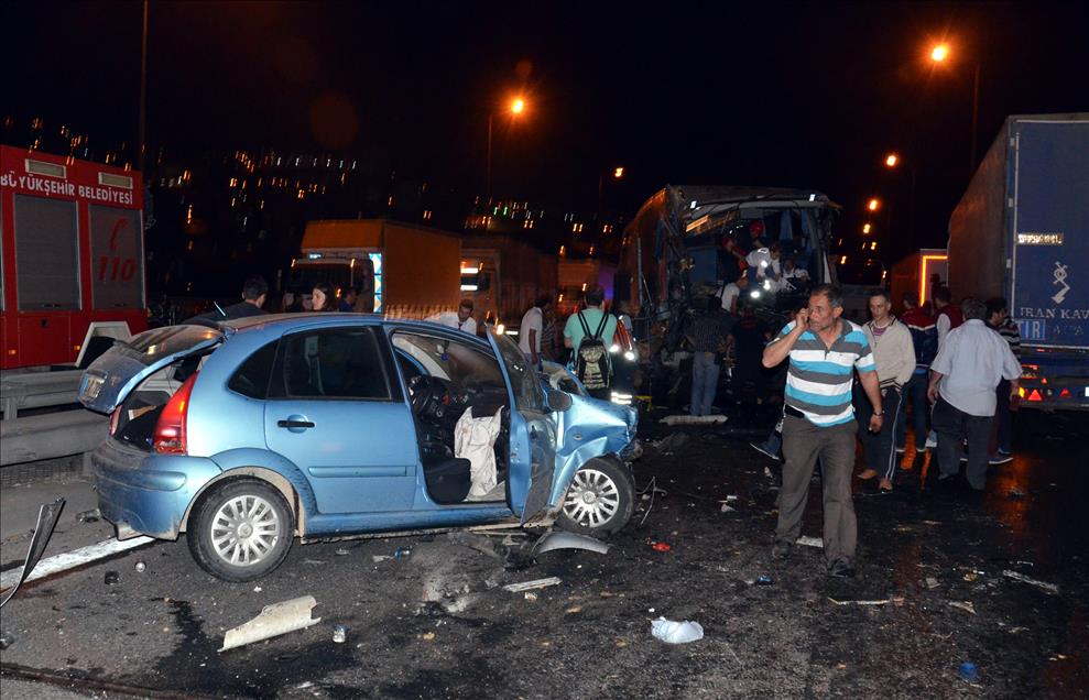 TEM otoyolunda zincirleme trafik kazası