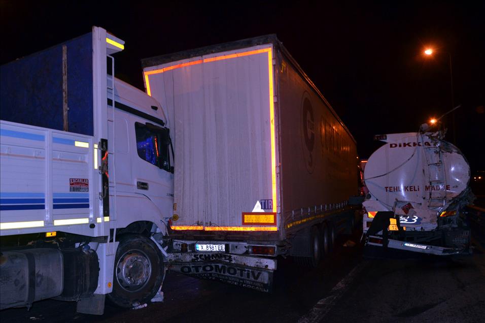 TEM otoyolunda zincirleme trafik kazası