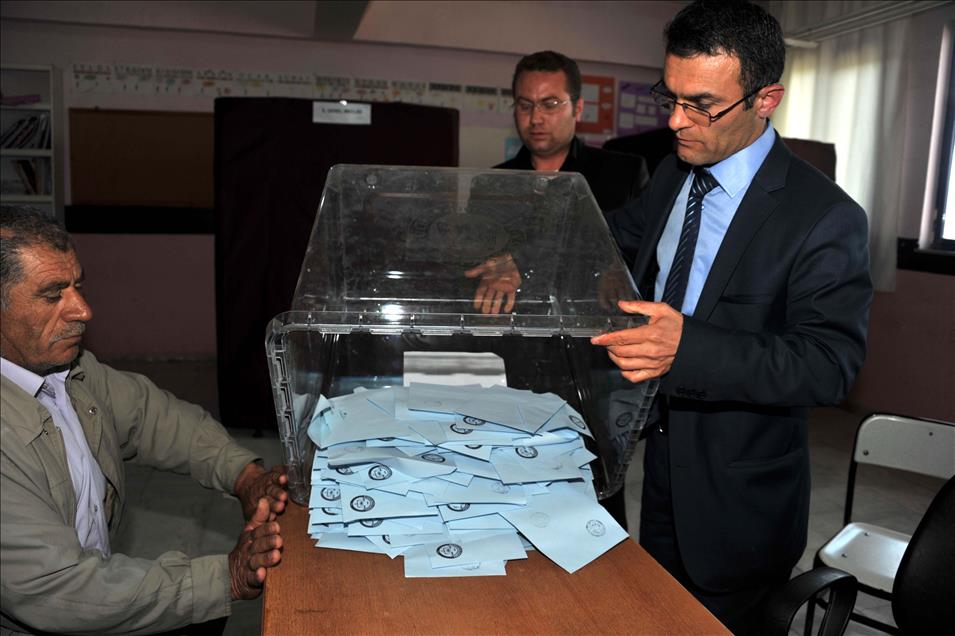 Bazı yerlerde yenilenen seçimler