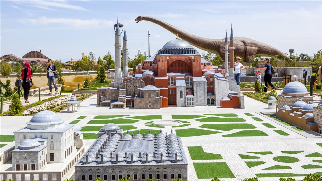 Bozkırın ortasında dinazor sesleri