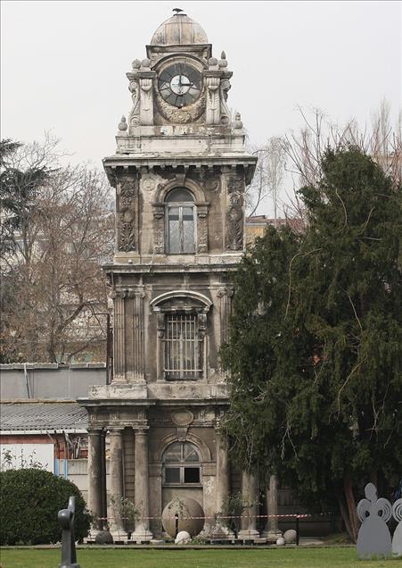 Zamanın tanığı saat kuleleri  