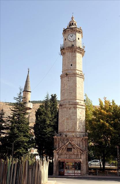 Zamanın tanığı saat kuleleri  