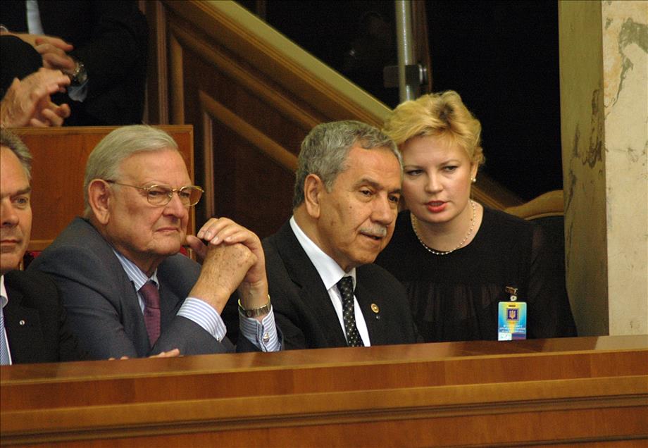 Ukrayna'da Poroşenko dönemi resmen başladı