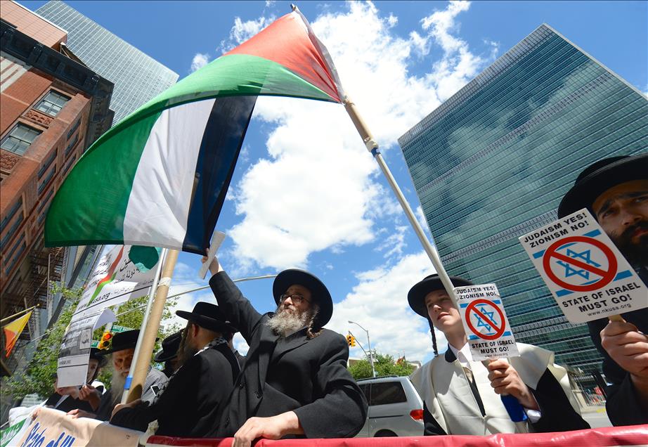Anti-Zionist Jews protest Israel's settlement plan