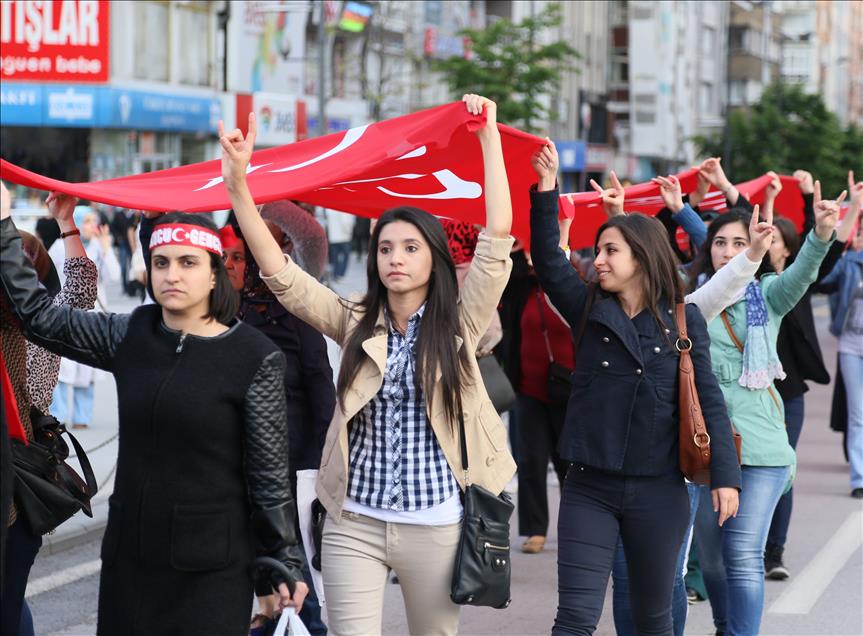Sivas'ta "bayrağa saygı" yürüyüşü
