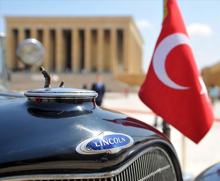 Ulu önder Atatürk'ün makam aracı restorasyona alındı
