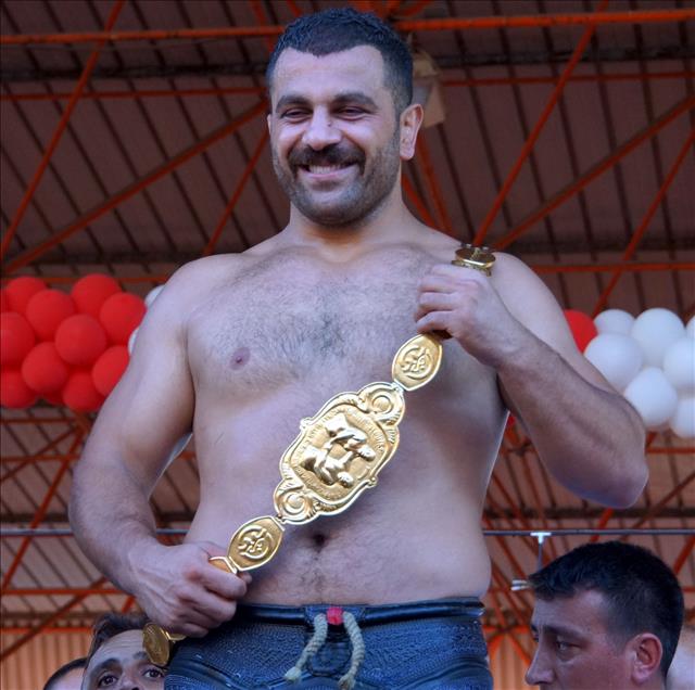 Başpehlivanlığı Fatih Atlı kazandı