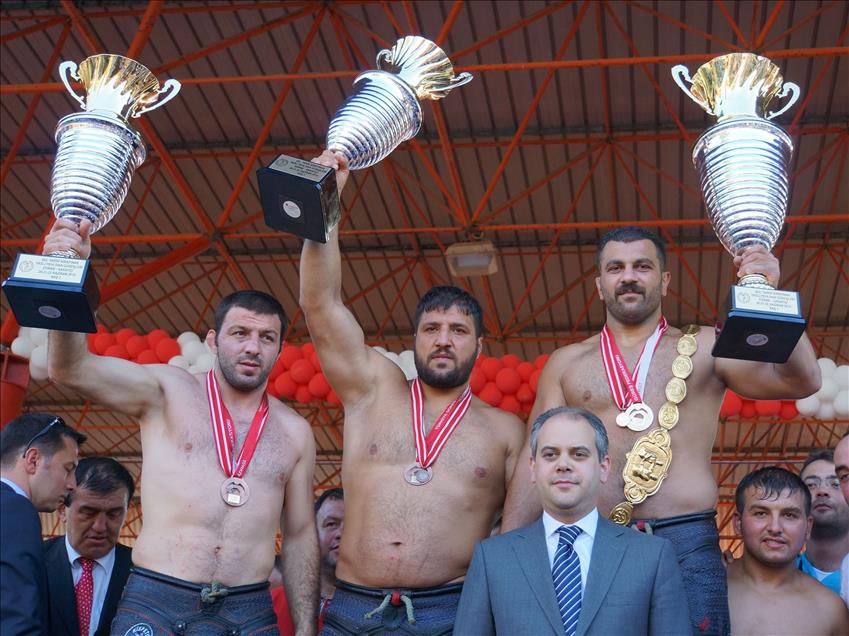 Başpehlivanlığı Fatih Atlı kazandı