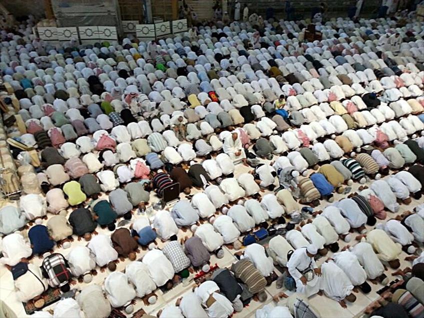 Kabe'de ilk Teravih Namazı kılındı