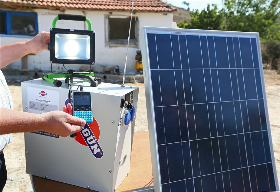 Eşek sırtında güneş enerjisinden elektrik üretimi