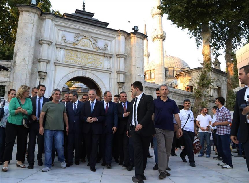 Cumhurbaşkanı adayı İhsanoğlu, İstanbul'da