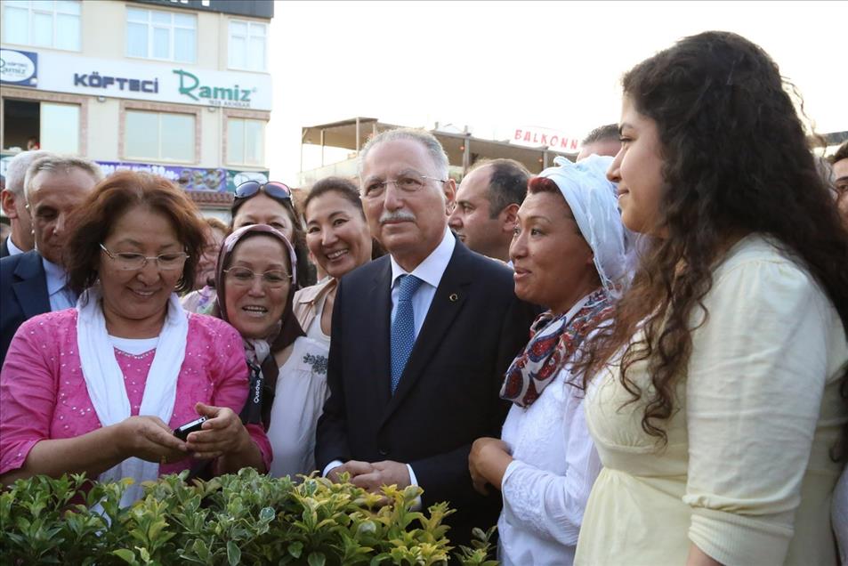 Cumhurbaşkanı adayı İhsanoğlu, İstanbul'da