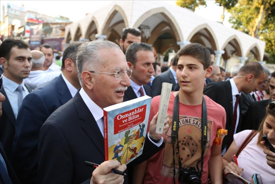 Cumhurbaşkanı adayı İhsanoğlu, İstanbul'da