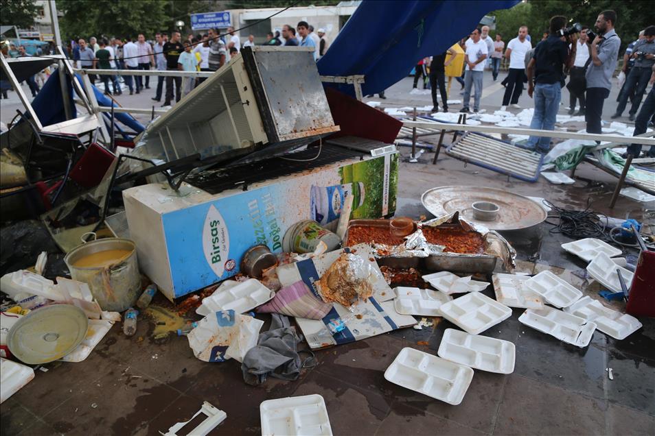 ABD Adana Konsolosluğu'nun iftar programı protesto edildi