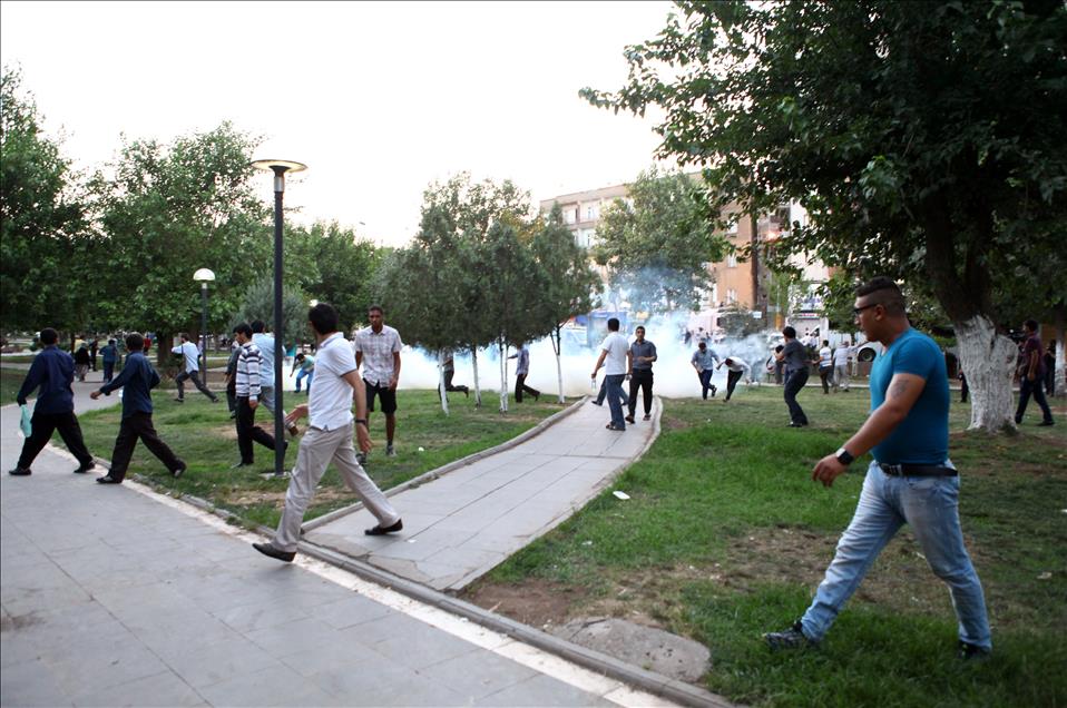ABD Adana Konsolosluğu'nun iftar programı protesto edildi