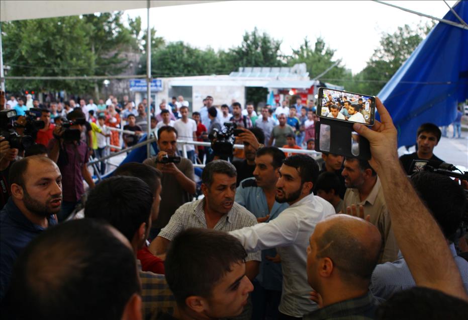 ABD Adana Konsolosluğu'nun iftar programı protesto edildi