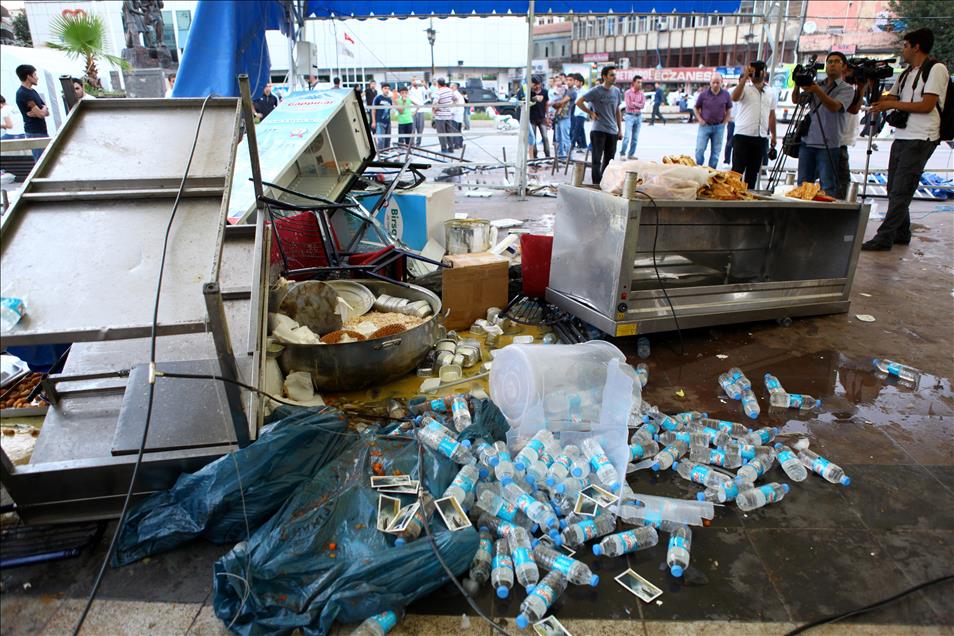 ABD Adana Konsolosluğu'nun iftar programı protesto edildi
