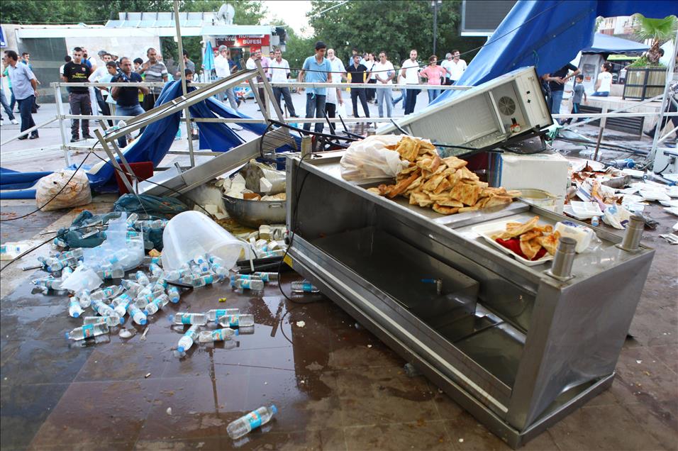 ABD Adana Konsolosluğu'nun iftar programı protesto edildi