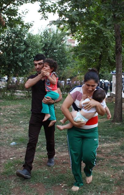 ABD Adana Konsolosluğu'nun iftar programı protesto edildi