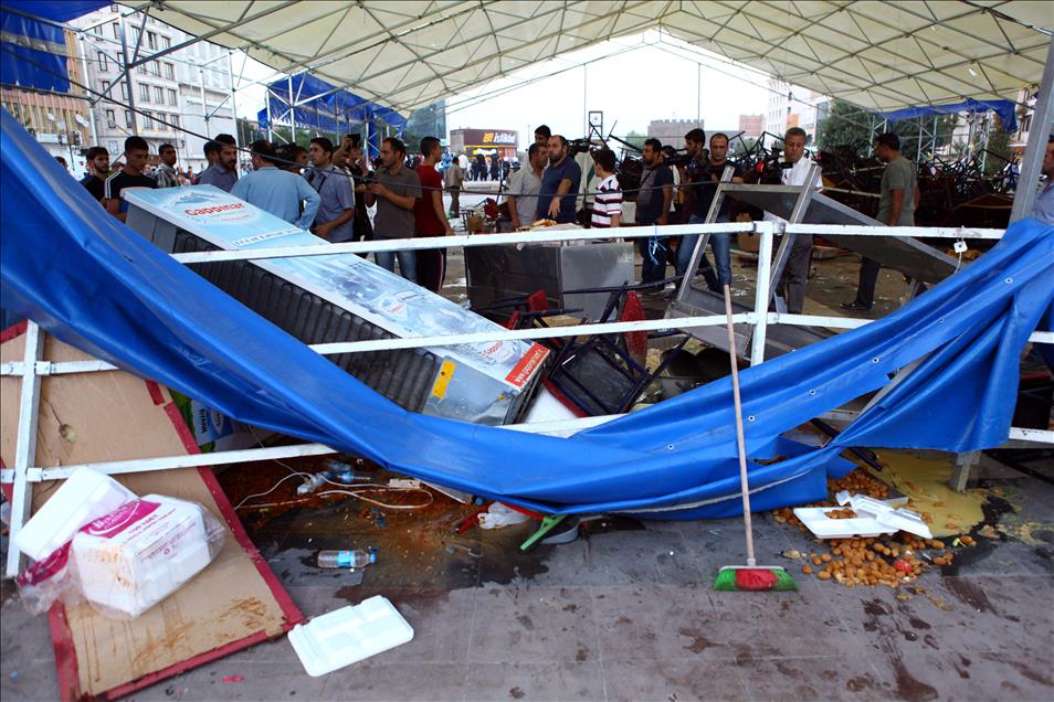 ABD Adana Konsolosluğu'nun iftar programı protesto edildi