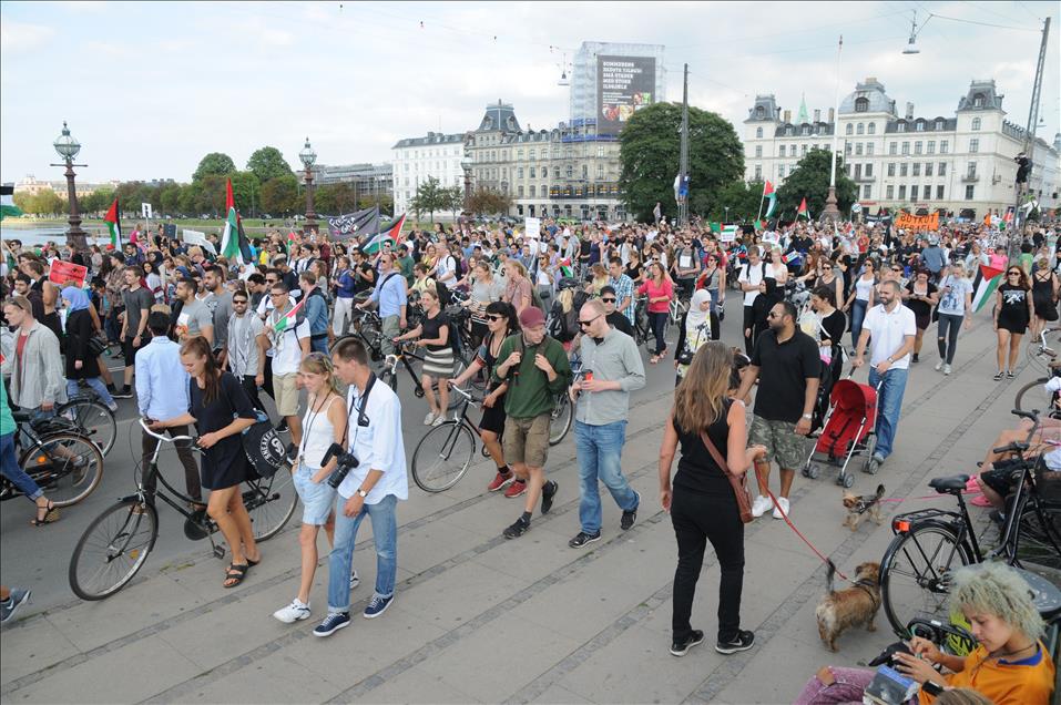 Danimarkalılar İsrail'i protesto etti