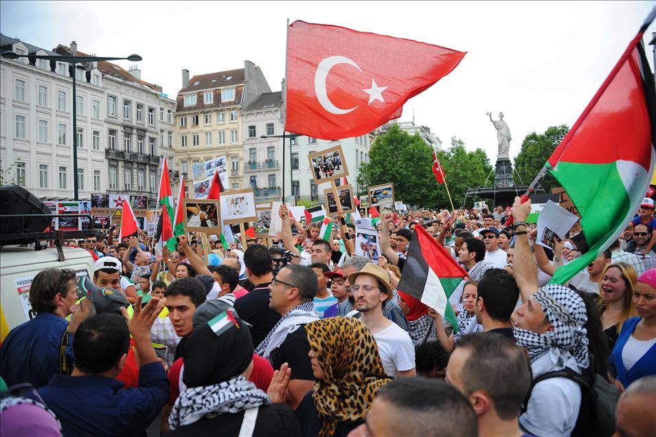 İsrail'in Gazze saldırıları Brüksel'de protesto edildi
