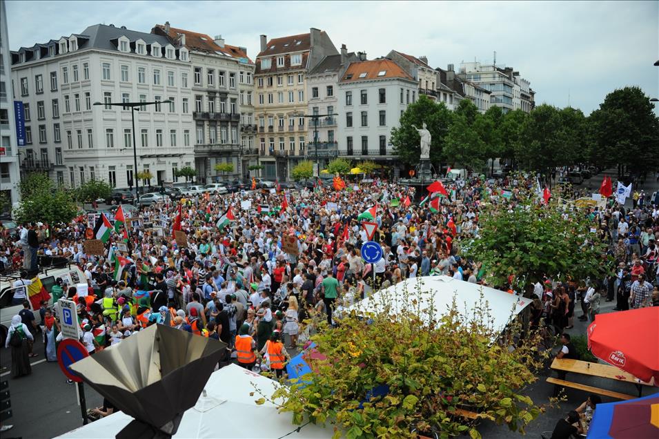 İsrail'in Gazze saldırıları Brüksel'de protesto edildi