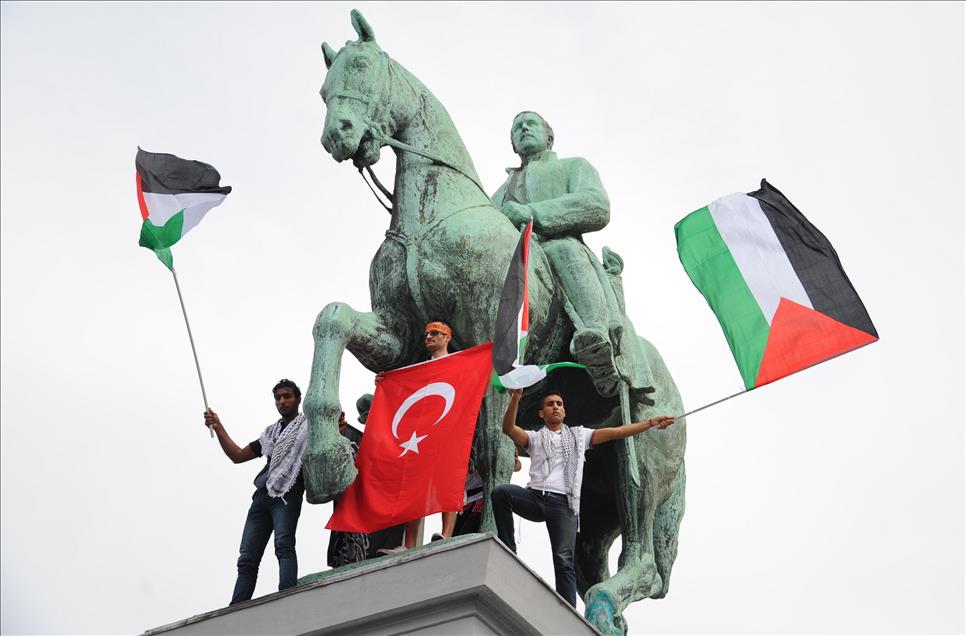 İsrail'in Gazze saldırıları Brüksel'de protesto edildi