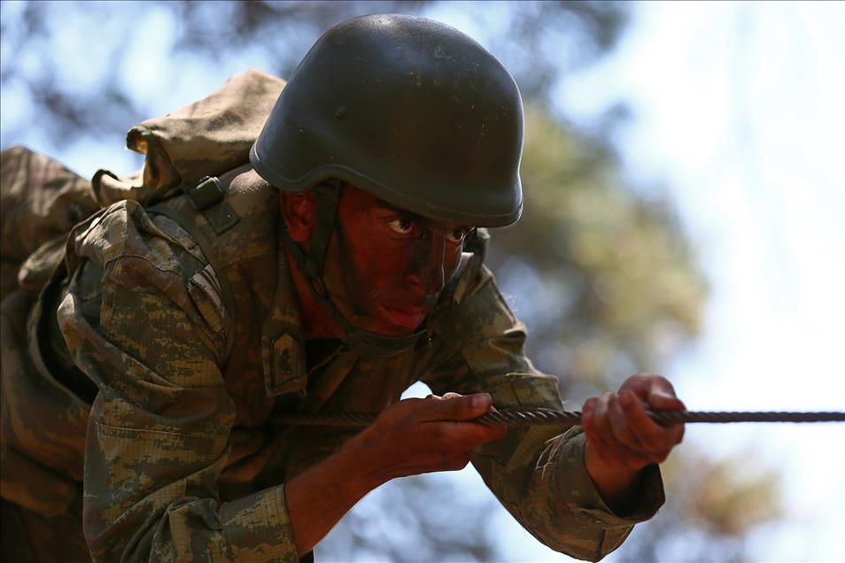 Harbiyelilerin "kutsal yuvada" zorlu eğitimi