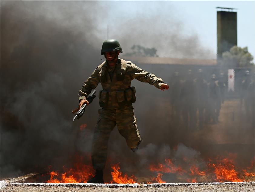 Harbiyelilerin "kutsal yuvada" zorlu eğitimi