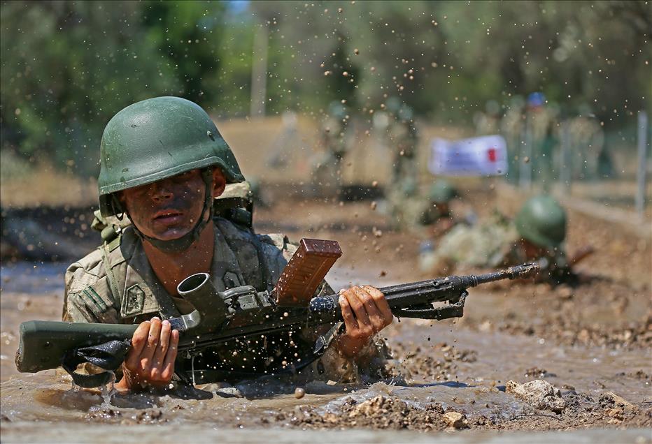 Harbiyelilerin "kutsal yuvada" zorlu eğitimi