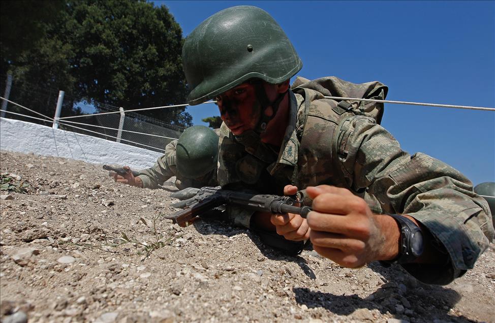 Harbiyelilerin "kutsal yuvada" zorlu eğitimi