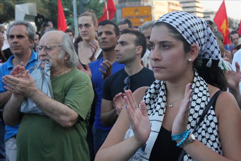 Atina'da '' kırmızı boyalı '' Gazze protestosu