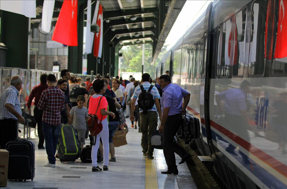 "Yüksek Hızlı Tren"in ilk İstanbul-Ankara seferi yapıldı