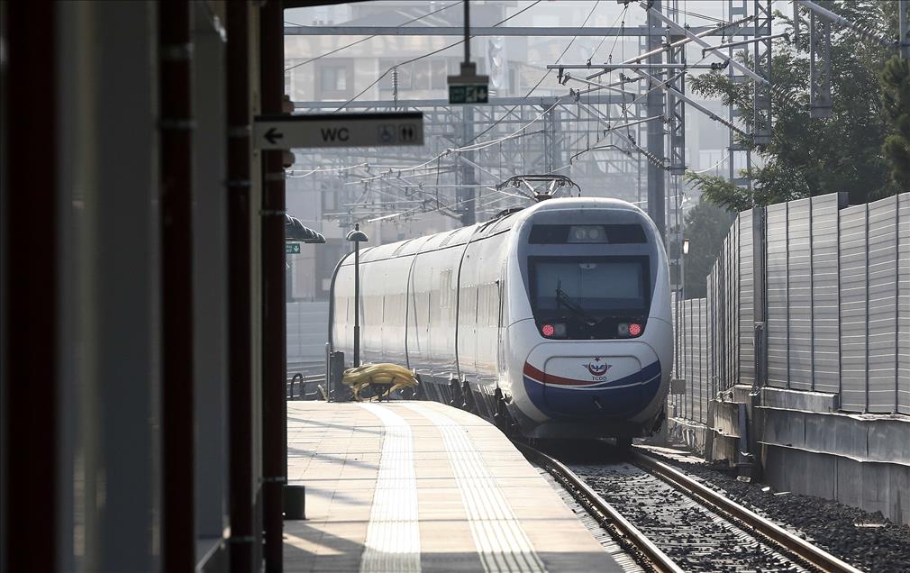 "Yüksek Hızlı Tren"in ilk İstanbul-Ankara seferi yapıldı