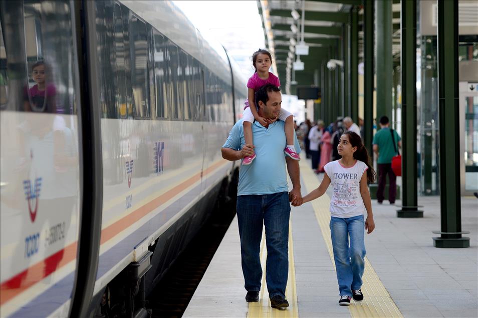 "Yüksek Hızlı Tren"in ilk Ankara-İstanbul seferi yapıldı